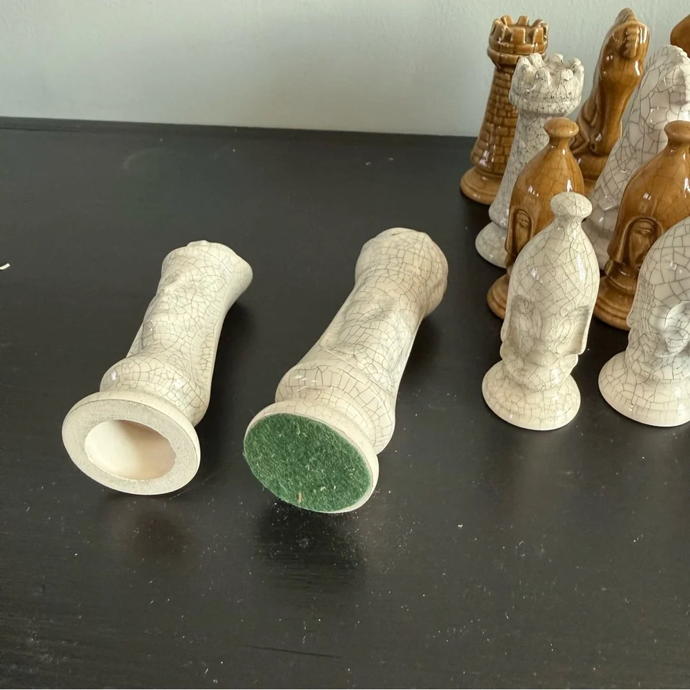 Vintage | Duncan Full Set 32 Piece Ceramic Chess Game Pieces Glazed Gothic MCM - Picture 7 of 8
